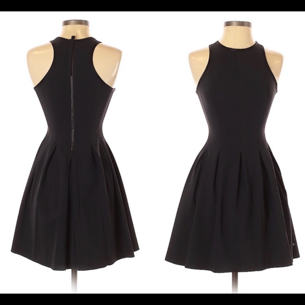 EUC lululemon Here to There dress size 4 black